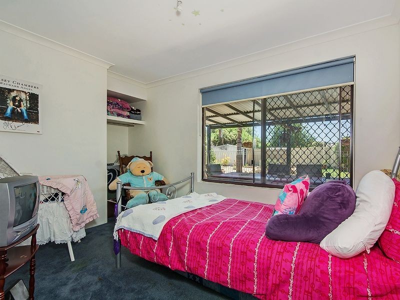 28 Edwards St, Leda WA 6170