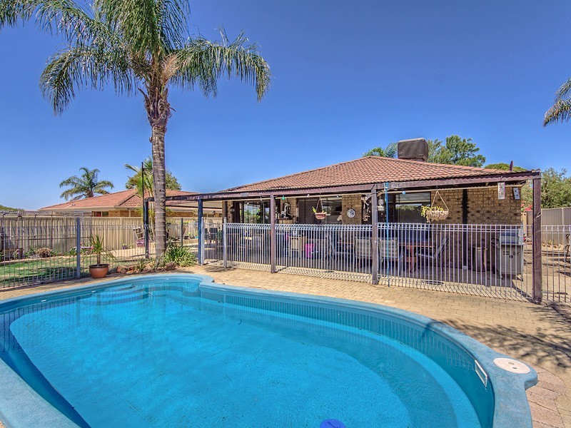 28 Edwards St, Leda WA 6170