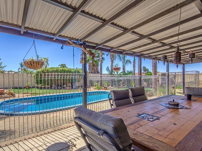 28 Edwards St, Leda WA 6170