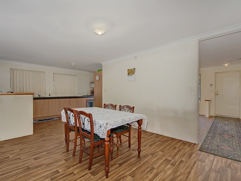 3 Emu Rd, Brookdale WA 6112