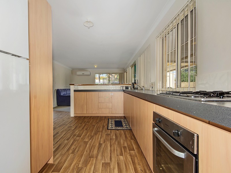 3 Emu Rd, Brookdale WA 6112