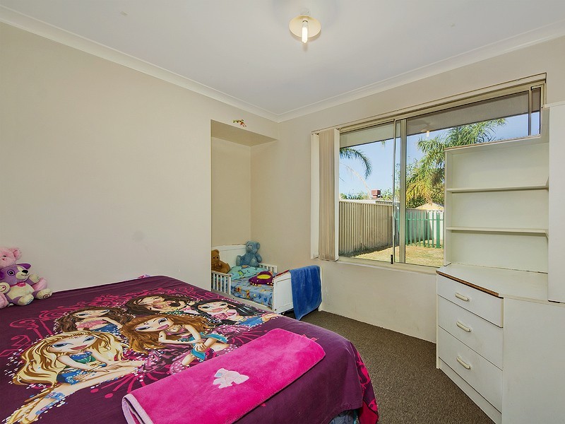 3 Emu Rd, Brookdale WA 6112