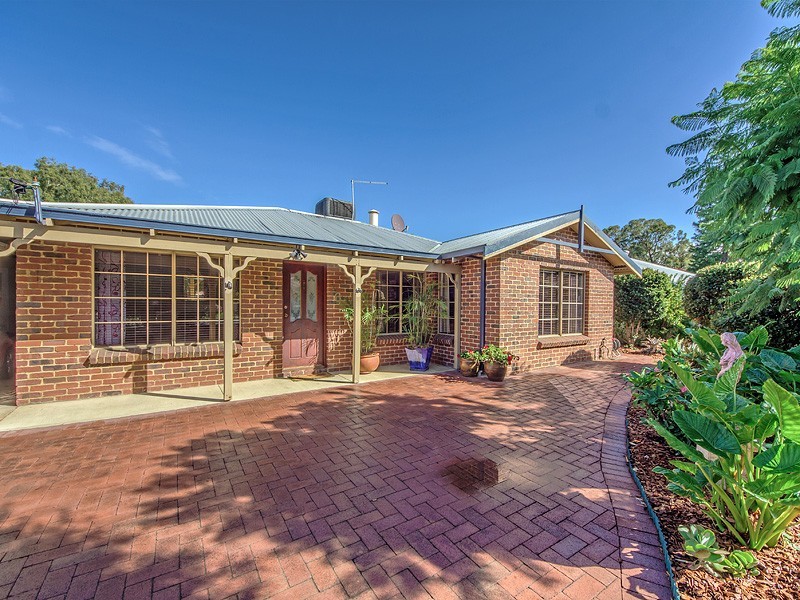 6 Abbey Rd, Armadale WA 6112