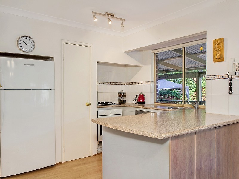 6 Abbey Rd, Armadale WA 6112