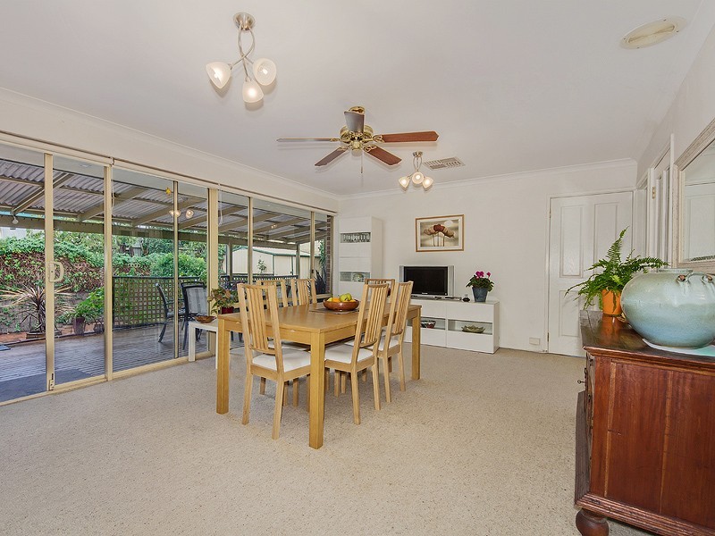 6 Abbey Rd, Armadale WA 6112