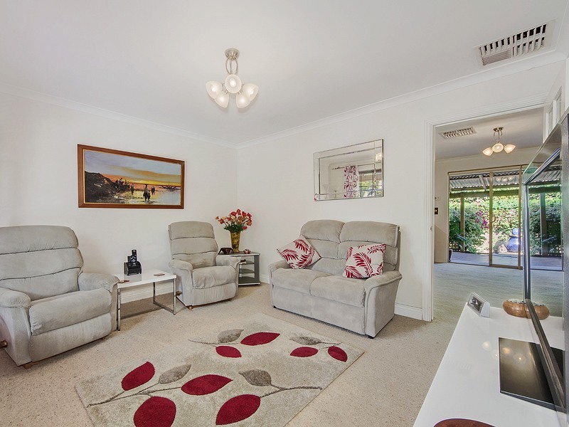 6 Abbey Rd, Armadale WA 6112