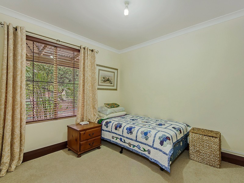 6 Abbey Rd, Armadale WA 6112