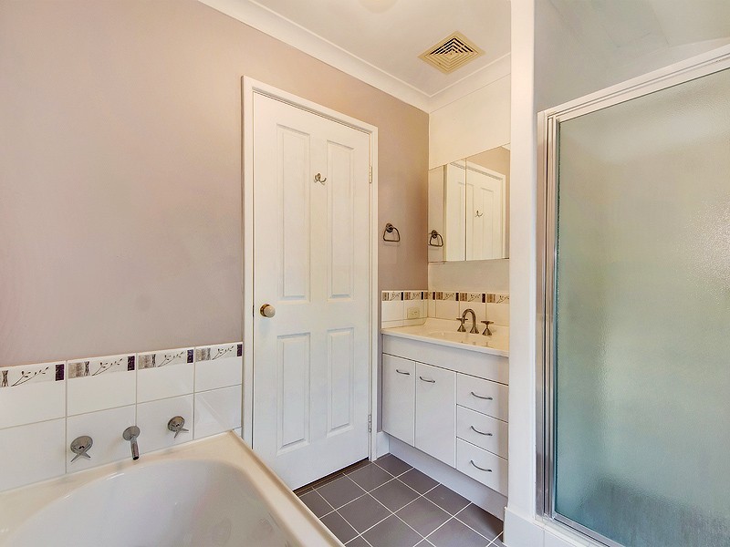 6 Abbey Rd, Armadale WA 6112