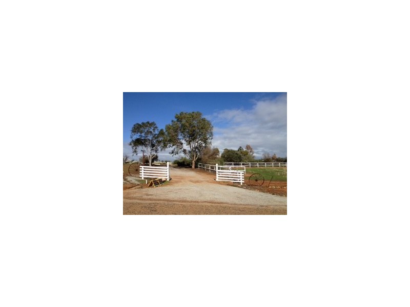 50 Coondle Dr, Toodyay WA 6566