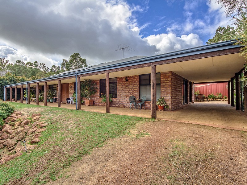 7 Chestnut Rd, Jarrahdale WA 6124