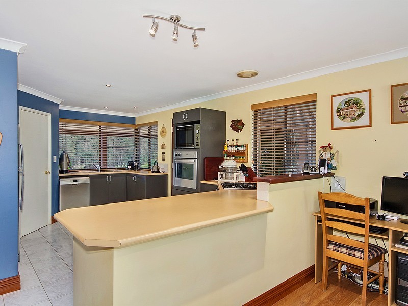 7 Chestnut Rd, Jarrahdale WA 6124