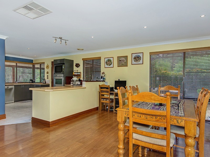 7 Chestnut Rd, Jarrahdale WA 6124