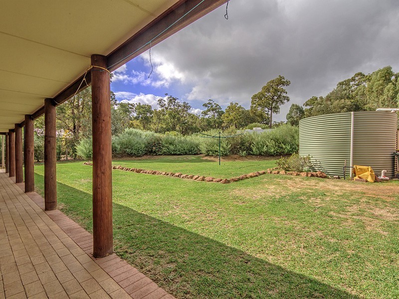 7 Chestnut Rd, Jarrahdale WA 6124