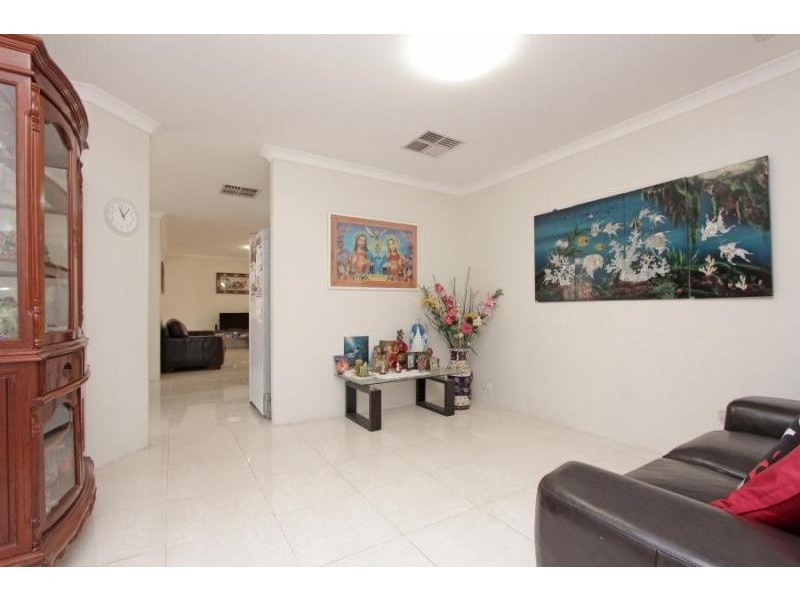 18 Hodges St, Middle Swan WA 6056