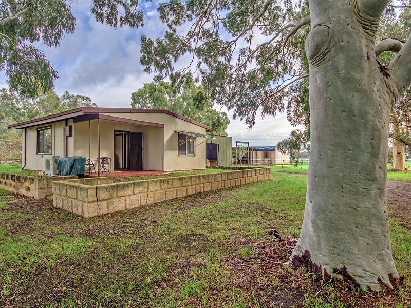 364 Summerfield Rd, Mardella WA 6125