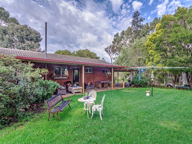 364 Summerfield Rd, Mardella WA 6125