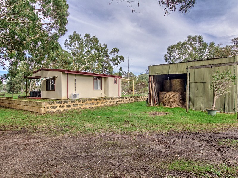 364 Summerfield Rd, Mardella WA 6125