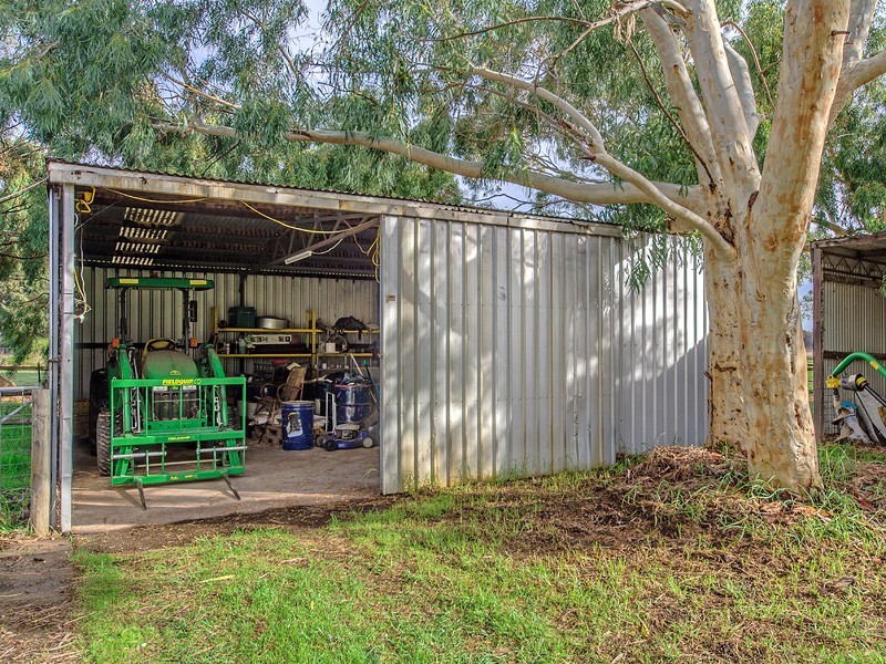 364 Summerfield Rd, Mardella WA 6125