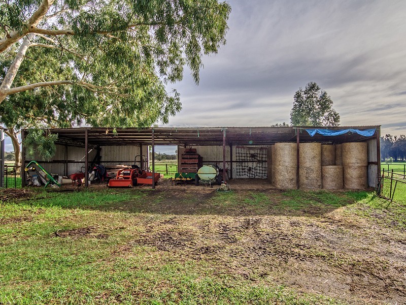 364 Summerfield Rd, Mardella WA 6125