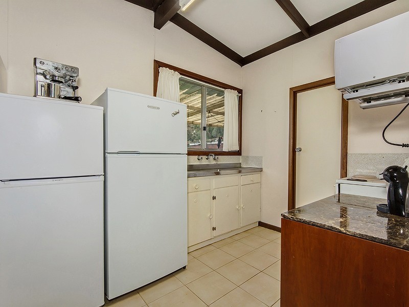 364 Summerfield Rd, Mardella WA 6125