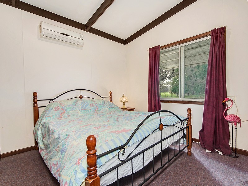 364 Summerfield Rd, Mardella WA 6125