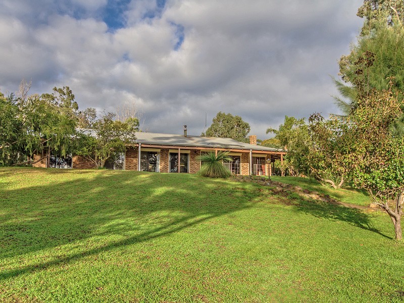 16 Hetherington Close, Jarrahdale WA 6124