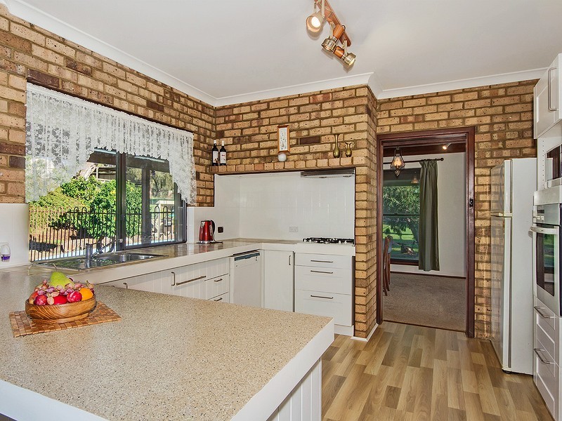 16 Hetherington Close, Jarrahdale WA 6124