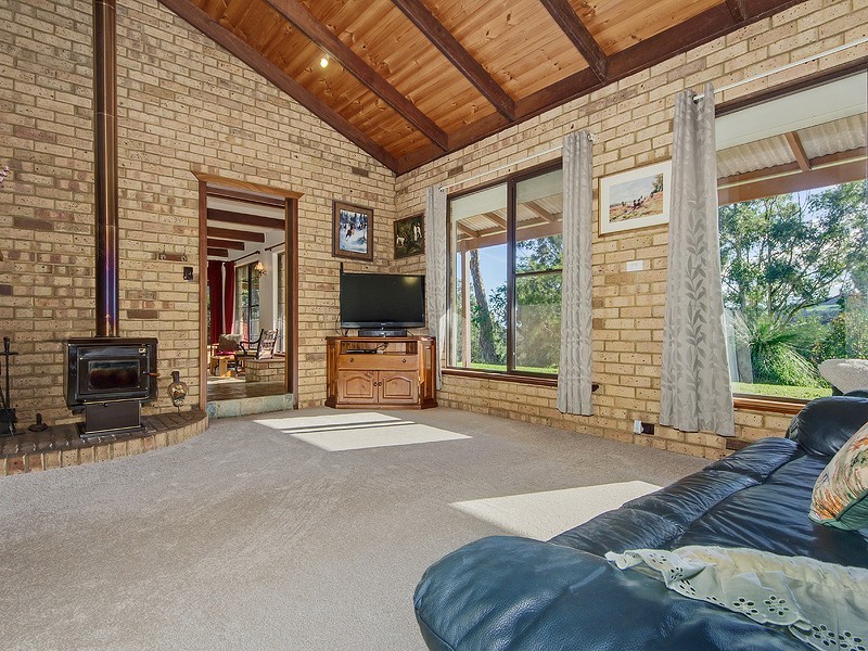 16 Hetherington Close, Jarrahdale WA 6124