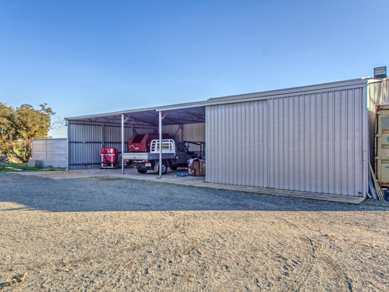 582 Henderson Rd, Hopeland WA 6125