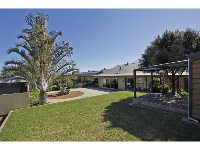 81 Owtram Rd, Armadale WA 6112