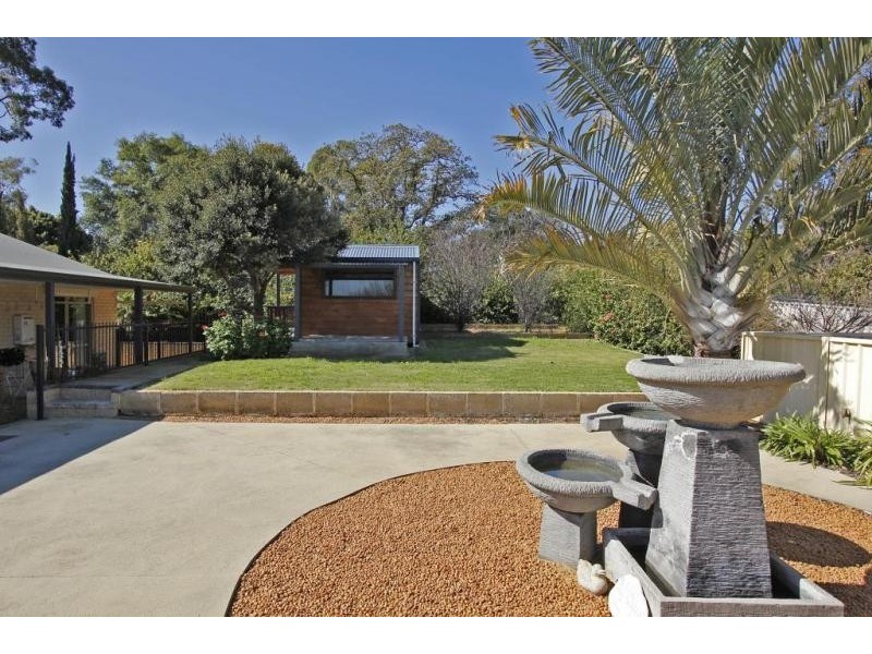 81 Owtram Rd, Armadale WA 6112