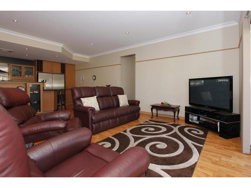 81 Owtram Rd, Armadale WA 6112