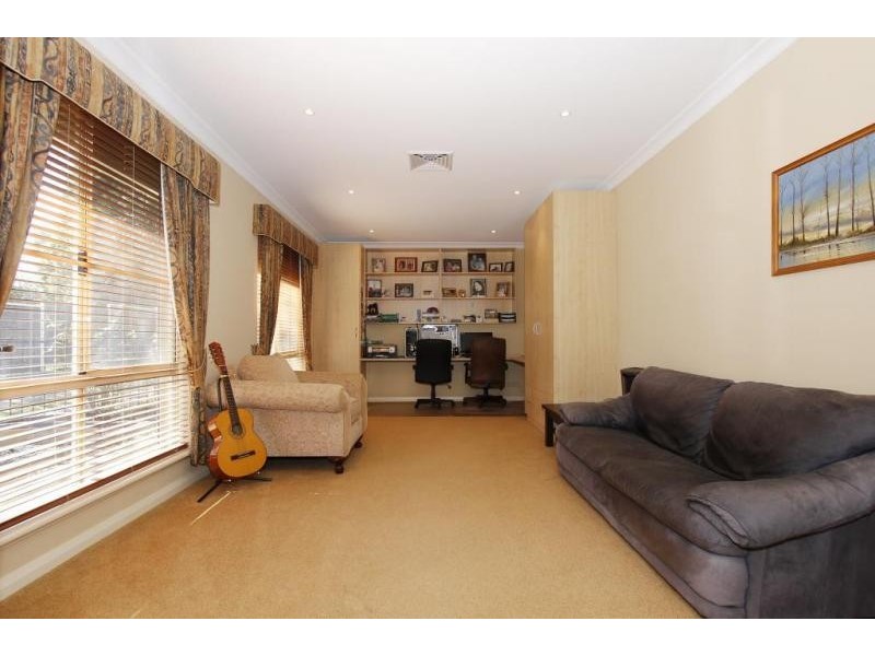 81 Owtram Rd, Armadale WA 6112