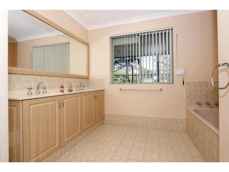 81 Owtram Rd, Armadale WA 6112
