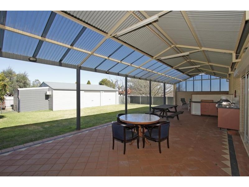 81 Owtram Rd, Armadale WA 6112