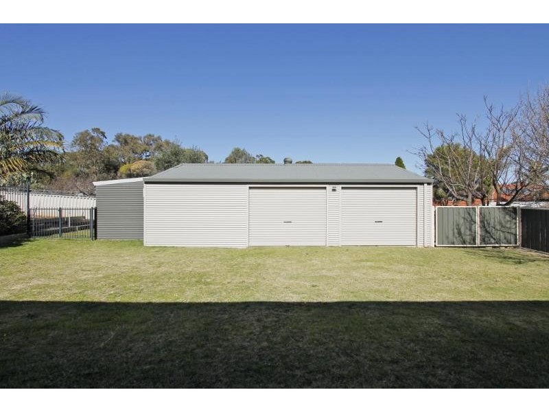81 Owtram Rd, Armadale WA 6112