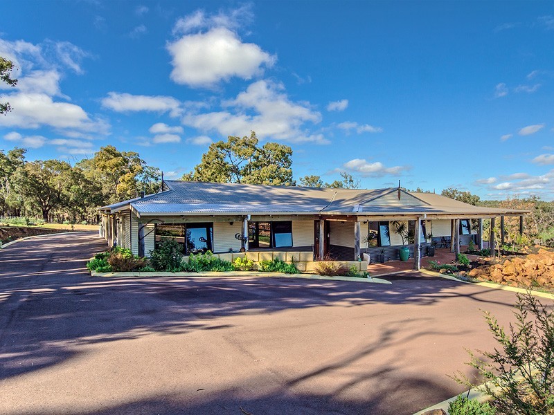 10 Kunzea Rise, Jarrahdale WA 6124