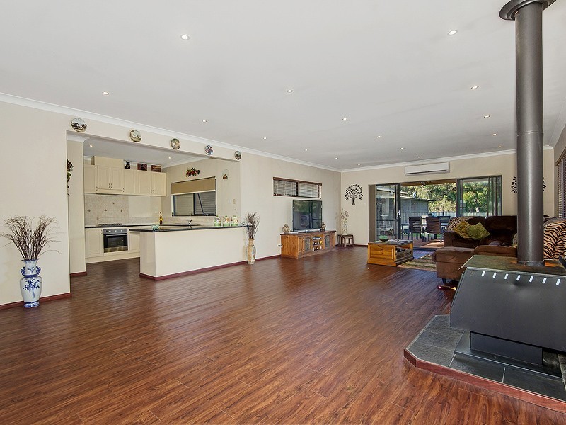 10 Kunzea Rise, Jarrahdale WA 6124