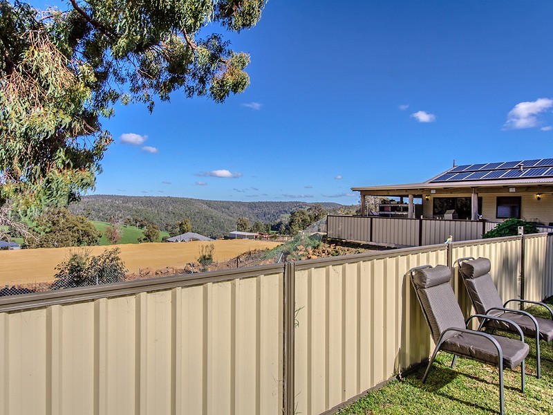10 Kunzea Rise, Jarrahdale WA 6124