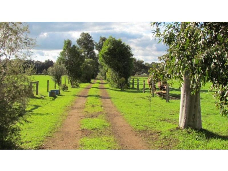 237 Lowlands Rd, Mardella WA 6125