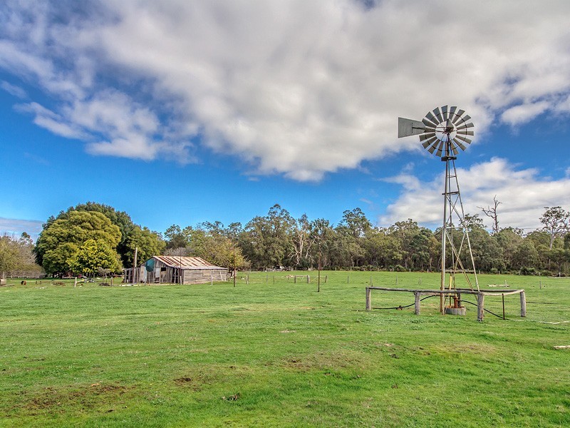 173 Jubb Rd, Jarrahdale WA 6124