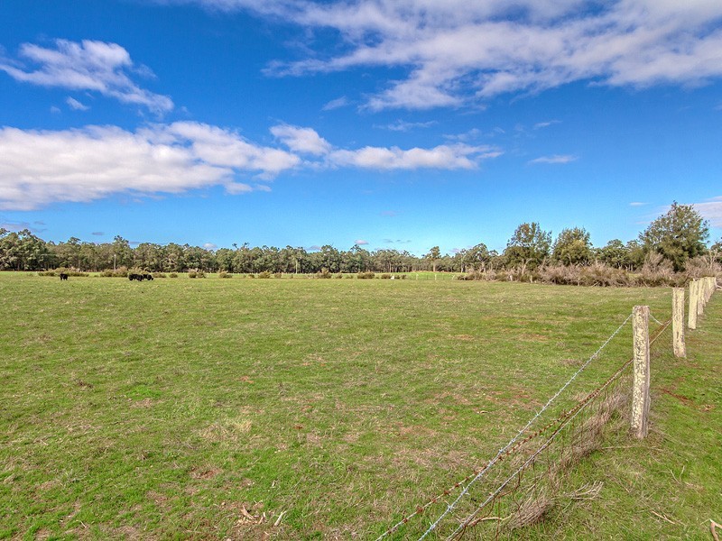 173 Jubb Rd, Jarrahdale WA 6124
