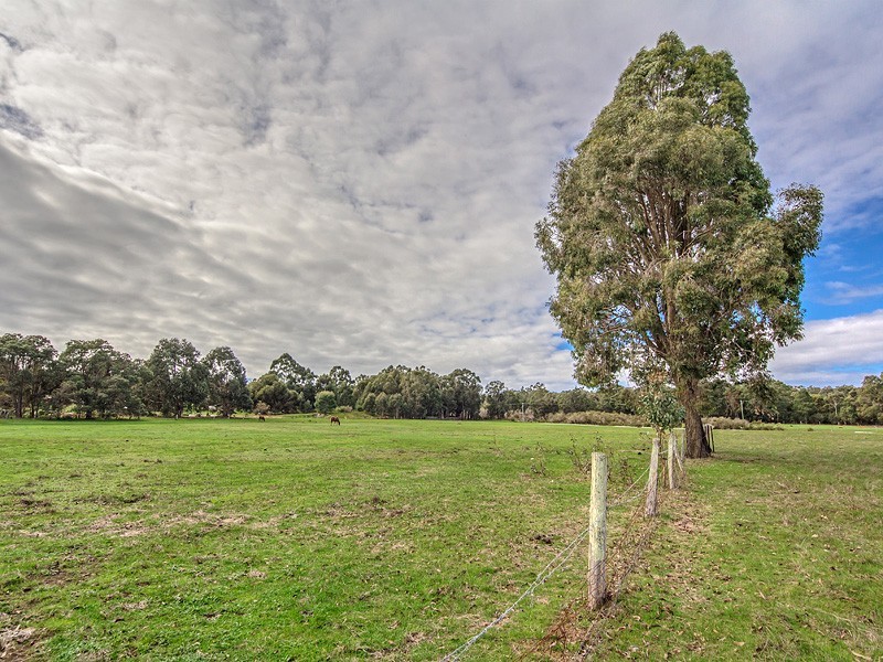 173 Jubb Rd, Jarrahdale WA 6124