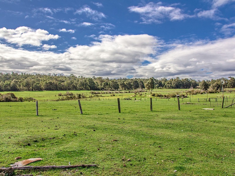 173 Jubb Rd, Jarrahdale WA 6124