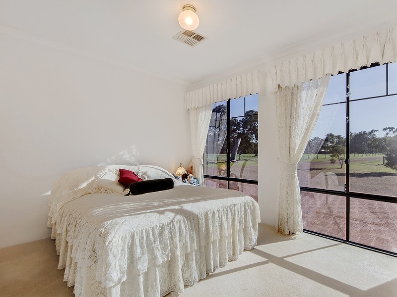 71 Utley Rd, Serpentine WA 6125
