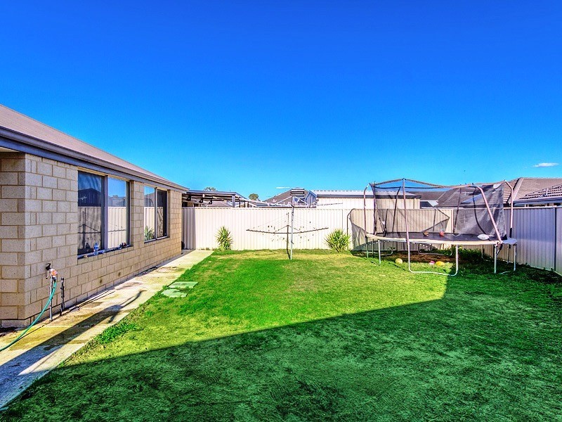 24 Jonquil Loop, Seville Grove WA 6112