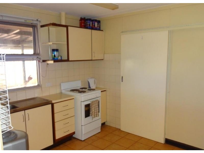 27 Jabberup Crescent, Newman WA 6753