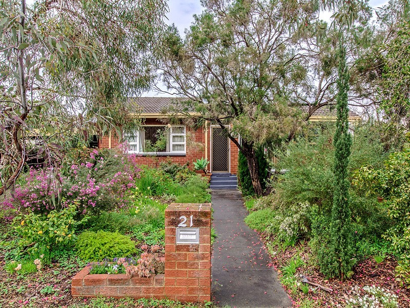 21 Exbury Rd, Armadale WA 6112