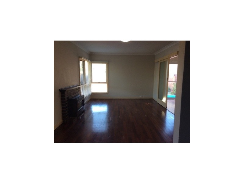 27 Ward Crescent, Kelmscott WA 6111