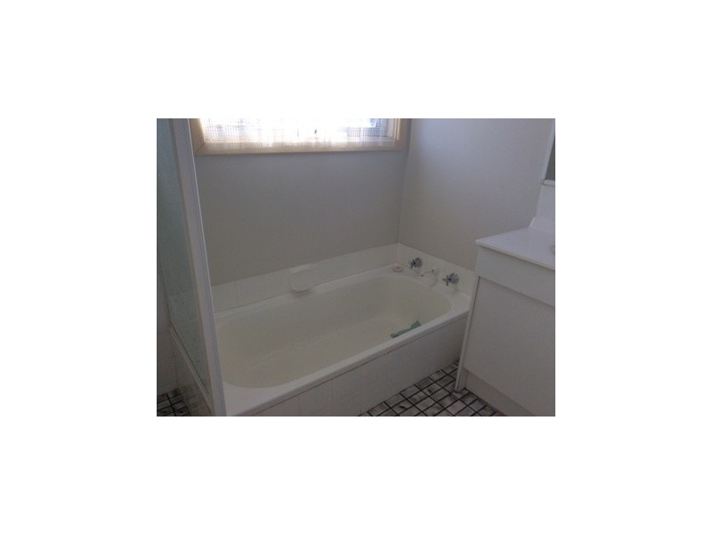 27 Ward Crescent, Kelmscott WA 6111